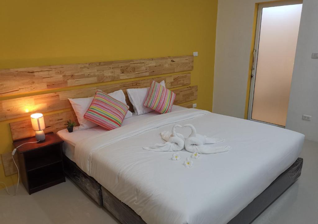 Chalong Bed & Breakfast | นิวเวฟภูเก็ต