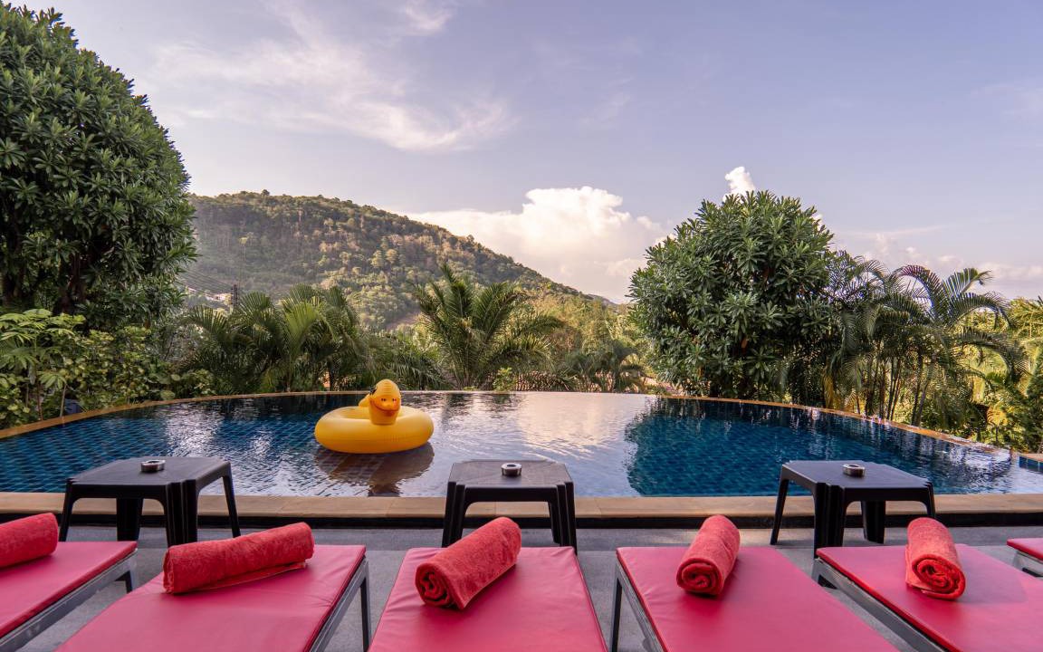 Chalong Villa | 1000 m² Villa ∙ 8 bedrooms ∙ 20 guests