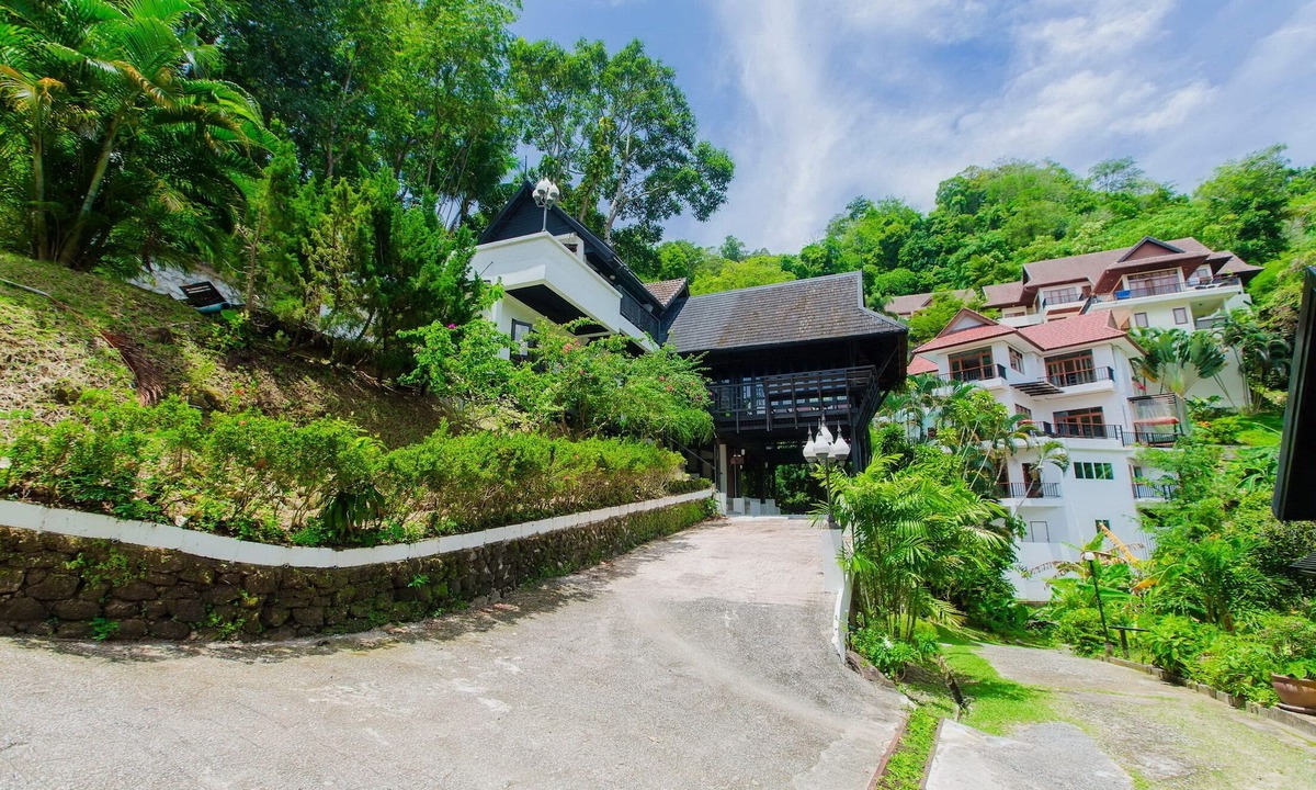 Patong Villa | 2 bedroom villa for 4 guests