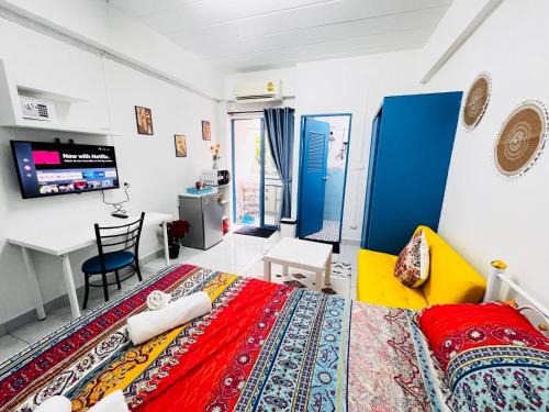 Chan Kasem Apartment | 203 Budget Room, wifiutilities, Bangkoks center
