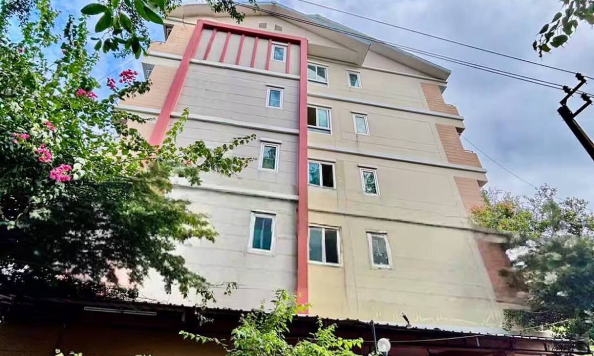 Chan Kasem House | 208 Budget Room Wi-Fi &Utilities Bangkok’s center