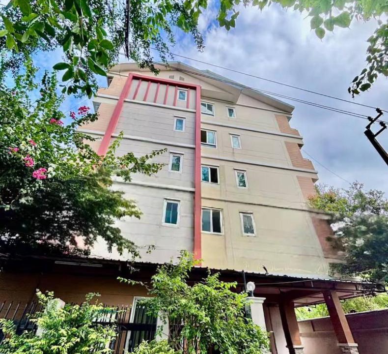 Chan Kasem House | 208 Budget Room Wi-Fi Utilities Bangkoks center