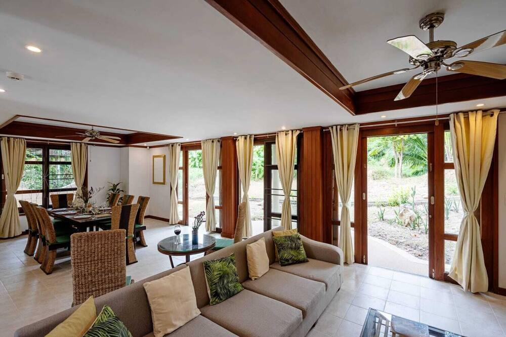 Moo 5 Villa | 4 Bedroom Villa on beachfront resort (TG39)