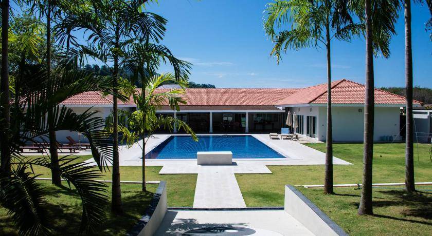 Thep Kasattri Resort | 41 m² Resort ∙ 2 guests
