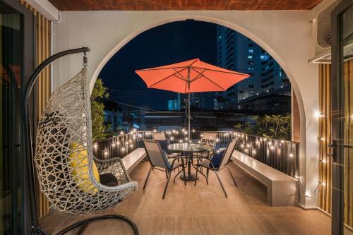 Ekkamai House | 4BR Retreat in the heart of Ekkamai &Thonglor