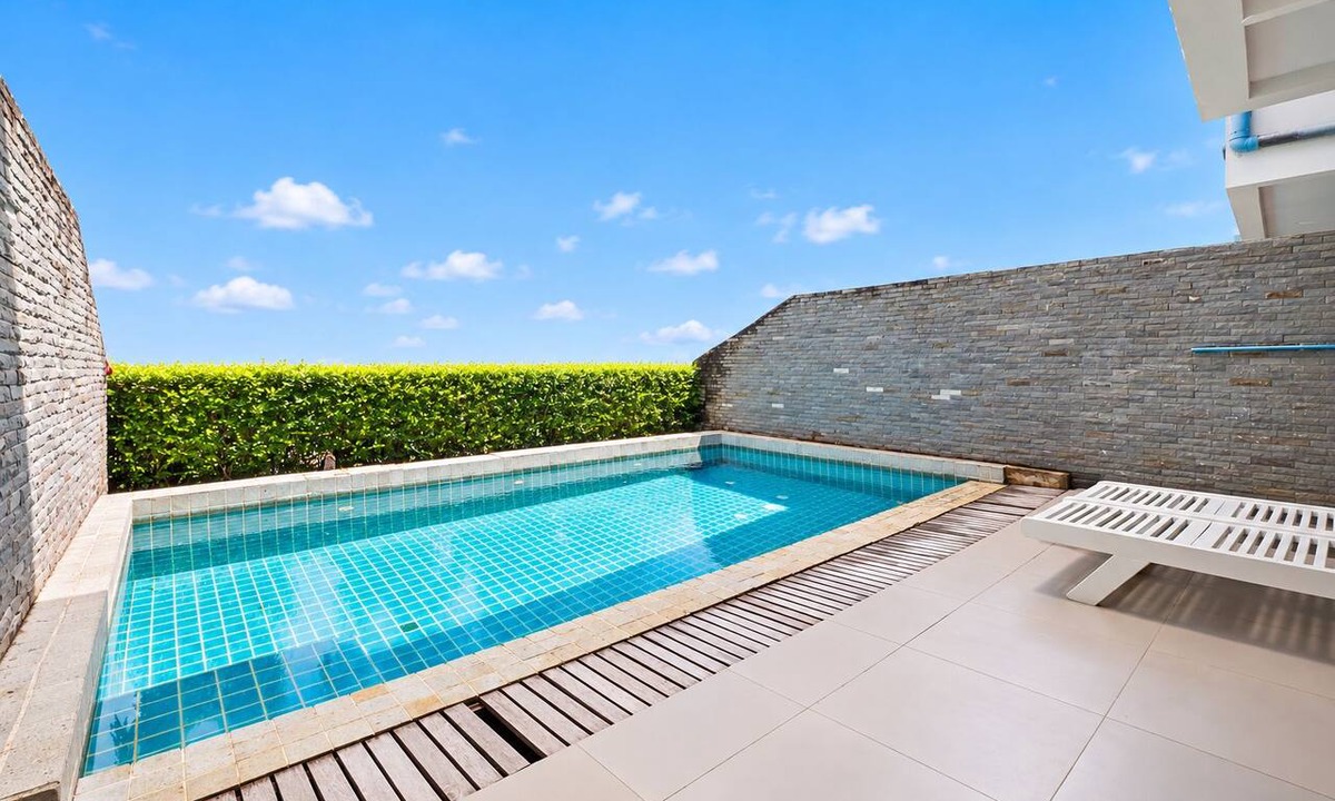 Kathu House | 5 bedroom & bathroom, Golf view villa, near Patong. Peacful & private.