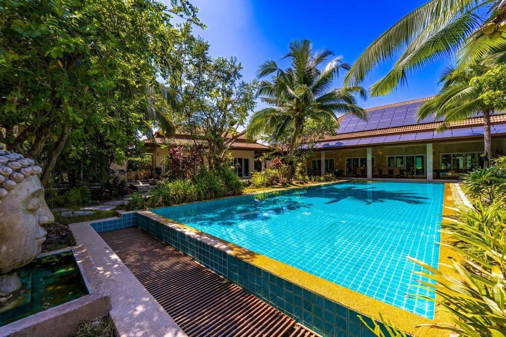 Hua Hin Villa | 5 Bedroom Luxury Villa on Golf Course (PH125)