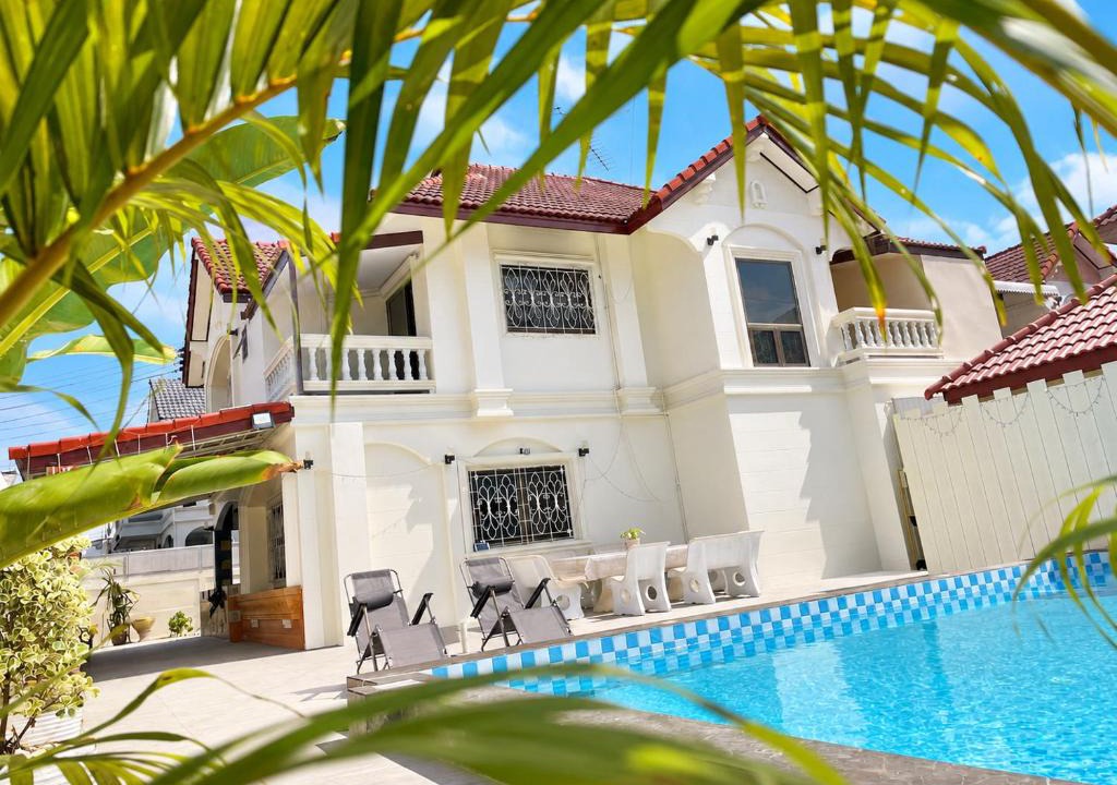 Na Kluea Villa | 5BR Private Pool