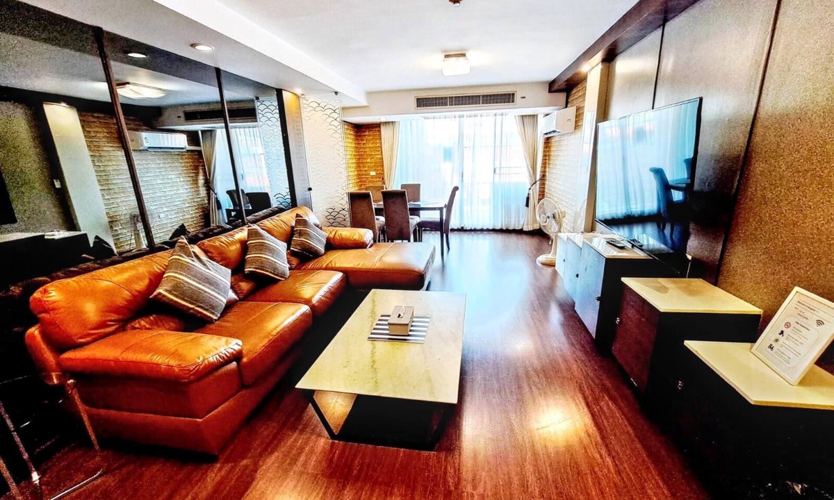 Khlong Toei Nuea Condo | 6C - Short-Term Rental Allowed - Downtown Bkk Serviced Apartment