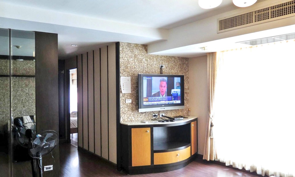 Khlong Toei Nuea Condo | 7A - Short-Term Rental Allowed - Downtown Bkk Serviced Apartment