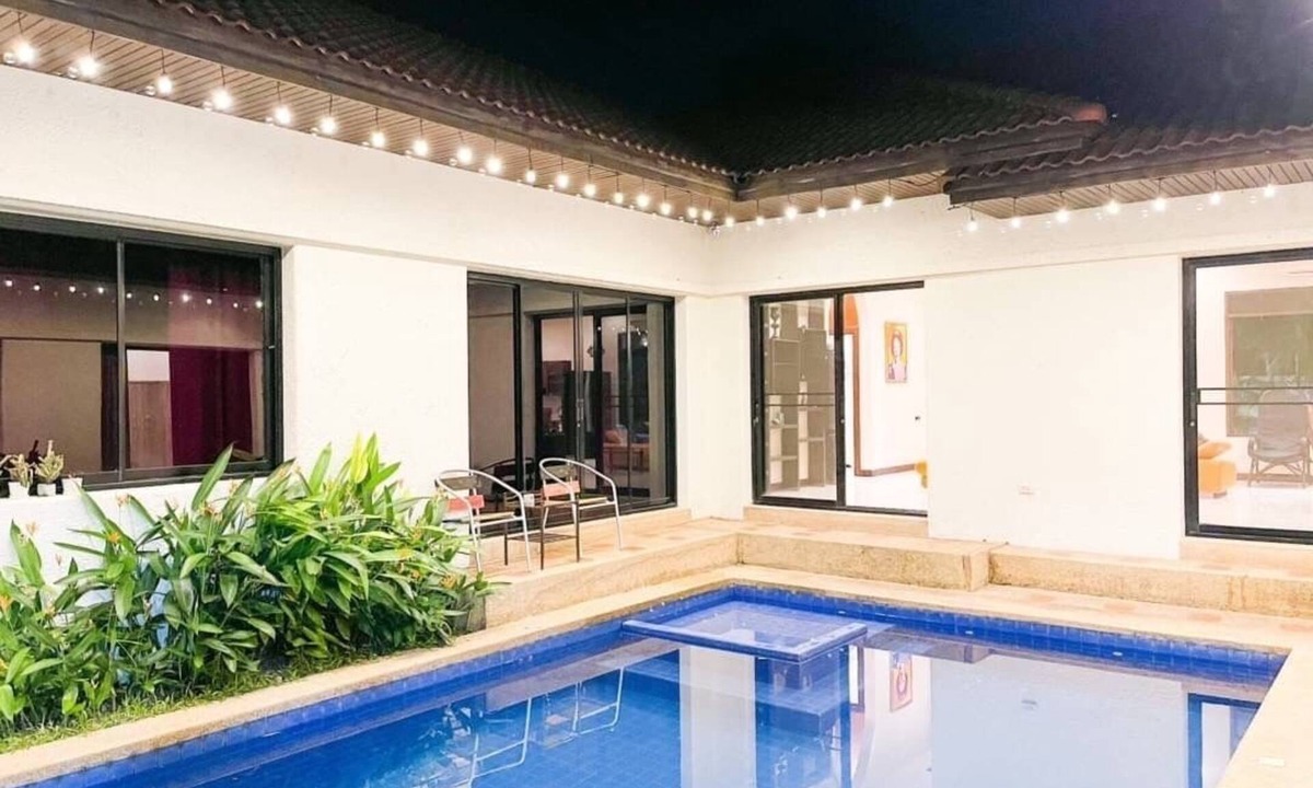 Bang Sare Villa | A nice and quiet villa in chonburi. Close to Bangsare beach. (Pet friendly)