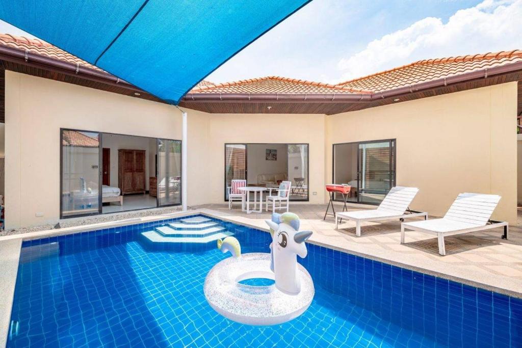 Pratumnak Hill Villa | AnB poolvilla 3BR walk private beach in pratamnak