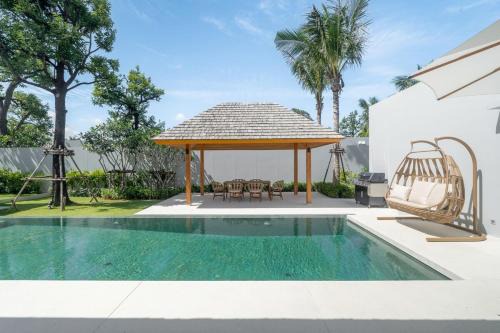 Thep Kasattri Villa | Anchan Flora Uniq