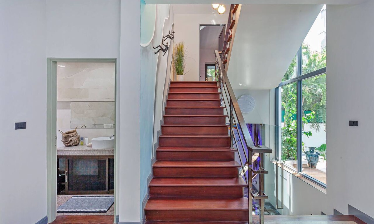 Pratumnak Hill House | Angels - Luxurious 4-bedroom villa Pattaya sleeps 8 people
