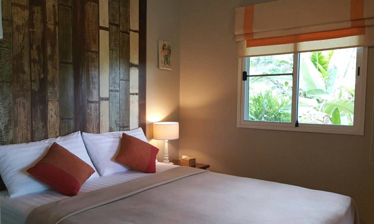 Suan Phueng Hotel | Baan Phuchalianglom