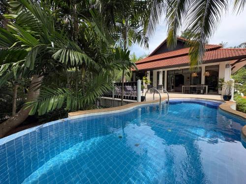Mae Nam House | Baan Santilay Tropical 3BR Villa & Private Pool
