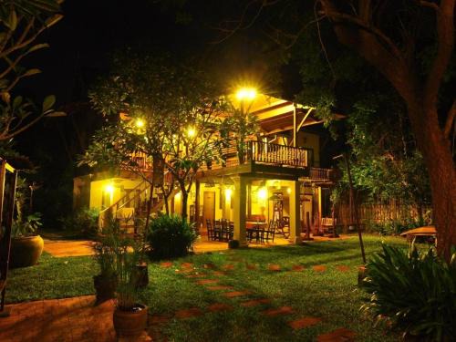 Suan Luang Resort | Baan Suan Amphawa