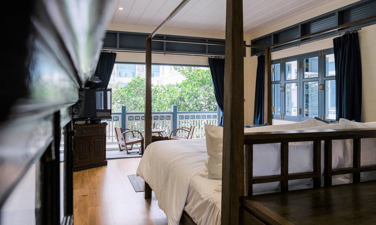 Bang Rak Hotel | Baan Vajra