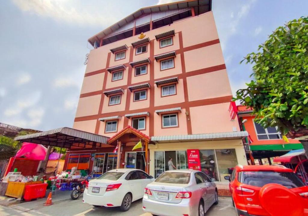 Rangsit Hotel | Baan Yuyuen