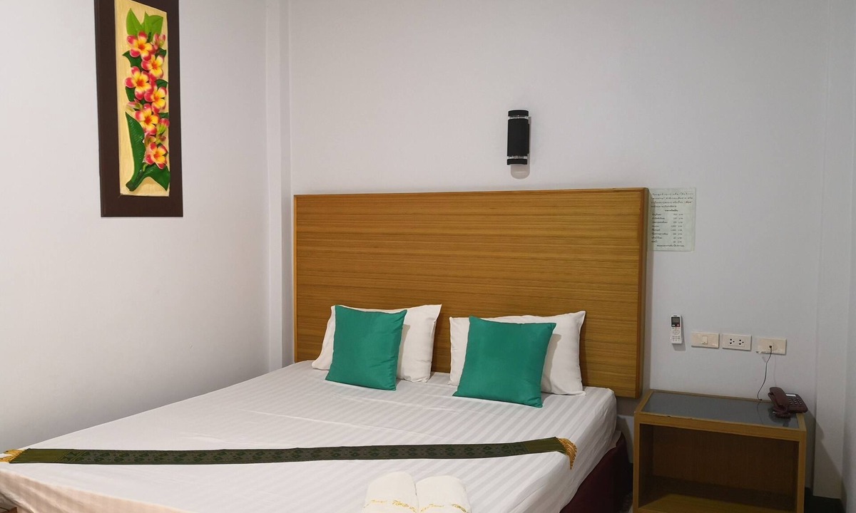 Maha Rat Hotel | Banmai Resort