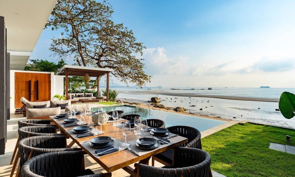 Ang Thong Villa | Beachfront 4BR Sunset Villa w/Staff & Saltwater Infinity Pool