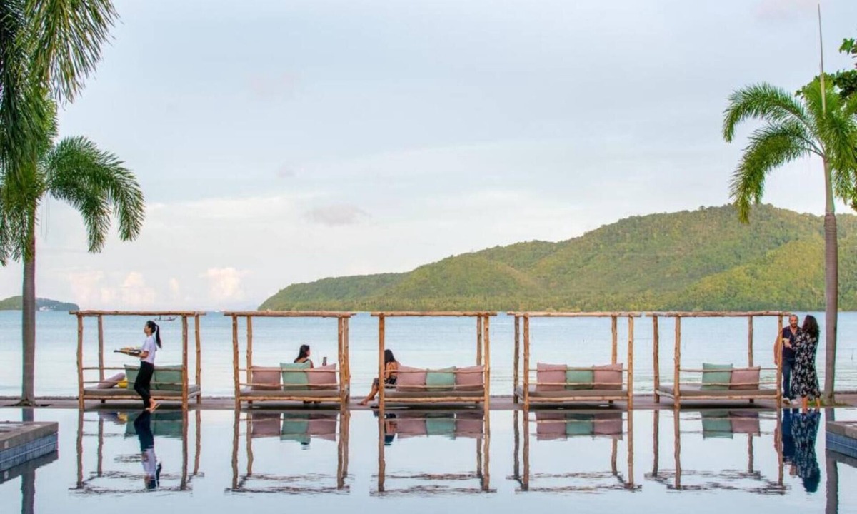 Rawai Apartment | Beachfront and Pool 2 BR Apt- Selina 870