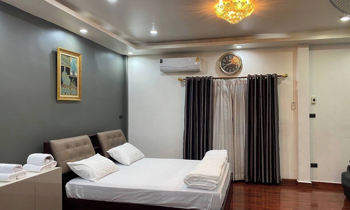 Suan Luang House | Beautiful 2 Story Newly Renovated Bungalow House