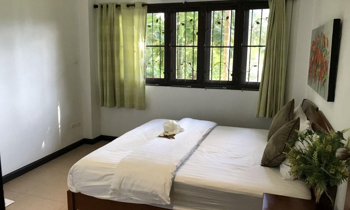 Kathu Villa | Beautiful 5 Bedrooms Modern Thai Style Villa on Private Hill Phuket