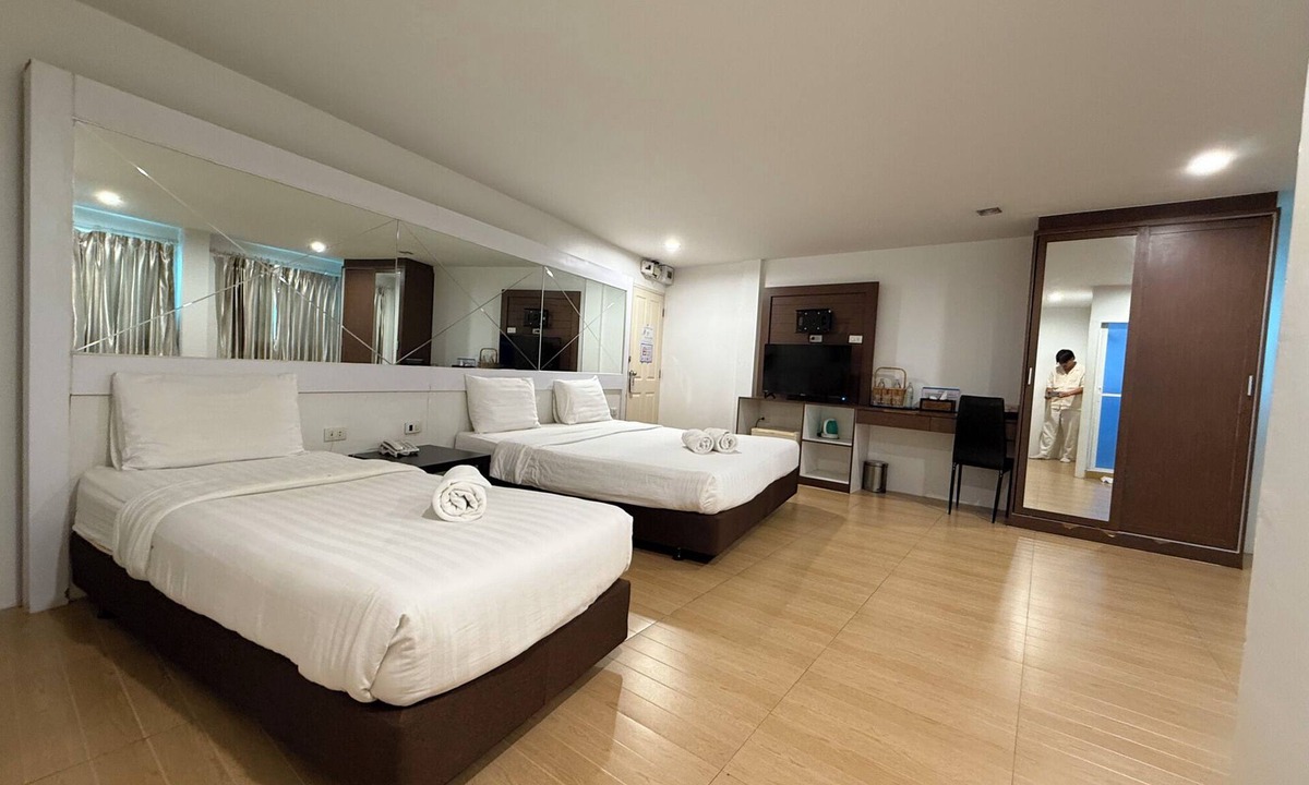 Nonthaburi Hotel | Bed by Cruise at Samakkhi-Tivanont