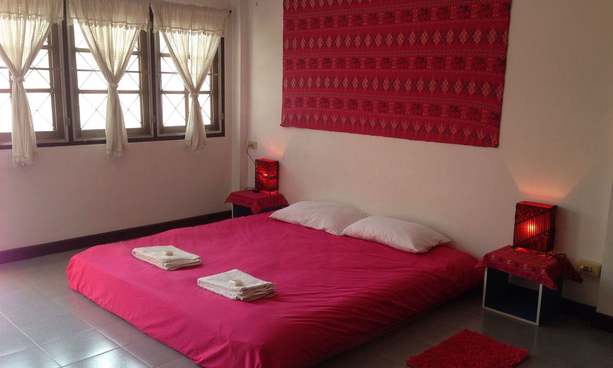 Old City House | Bedroom on a private floor with a king size bed and ensuite bathroom