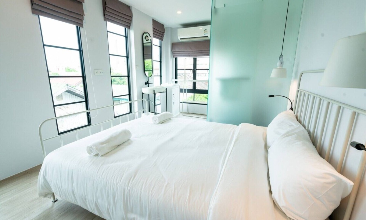 Chana Songkhram Hostel | Bedspread Hostel - Adults Only