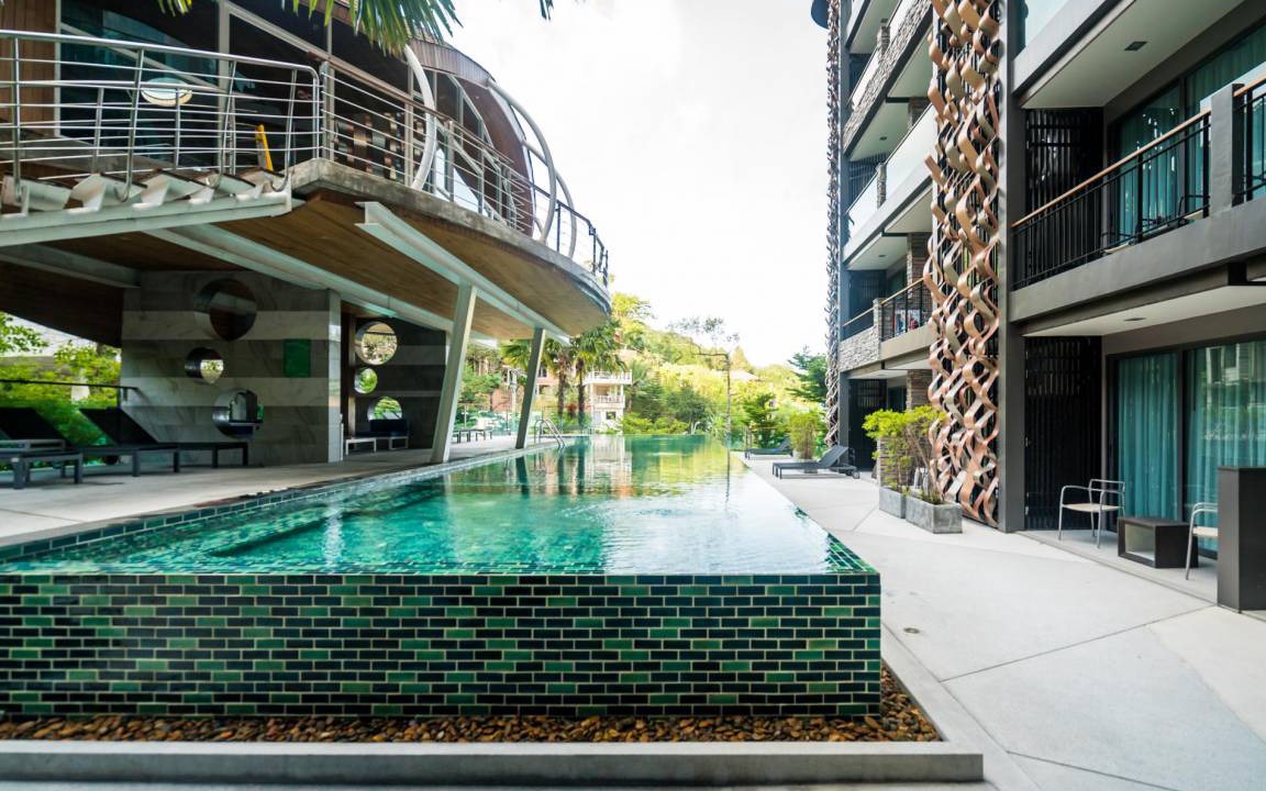 Patong Apartment | Bright apartment at Emerald Terrace condo, gym and pool