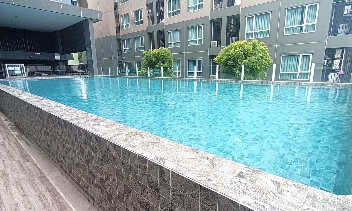 Phra Khanong Condo | BTS Bangchak Serenity: High-Speed Wi-Fi, Free Pool & Gym, HBO, Washer, Kitchen