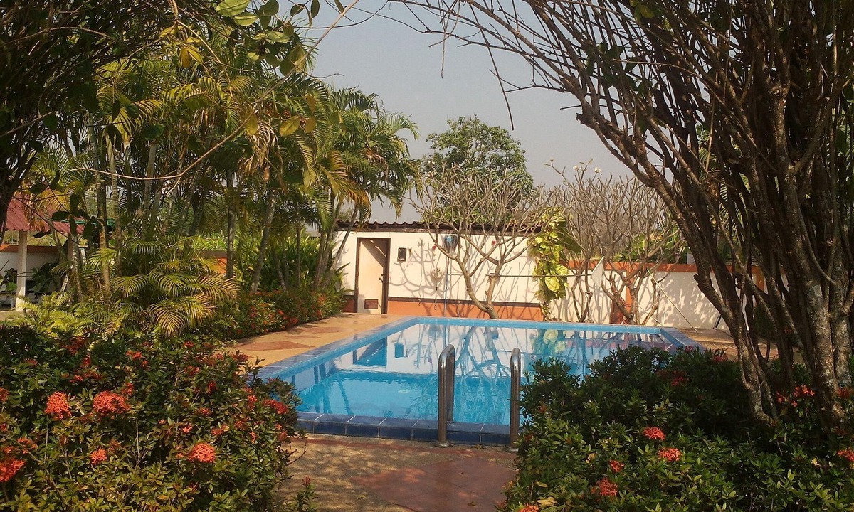 Ban Dung House | Bungalow 36 m2 with swimming pool on 400 m2 of land, Welcome to our home in Isan