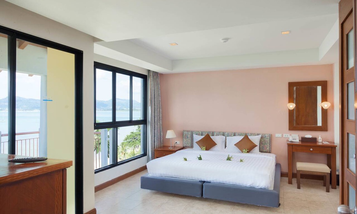 Wichit Resort | By the Sea