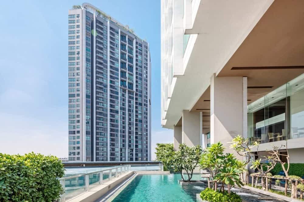 Phra Khanong Nuea Apartment | Charming Sky Bay Suite near BTS Phrakanong 简约迷人房近轻轨站 U2