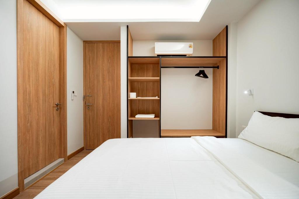 Wang Burapha Phirom Apartment | Charoen One - เจริญกรุง 1 MRT สามยอด