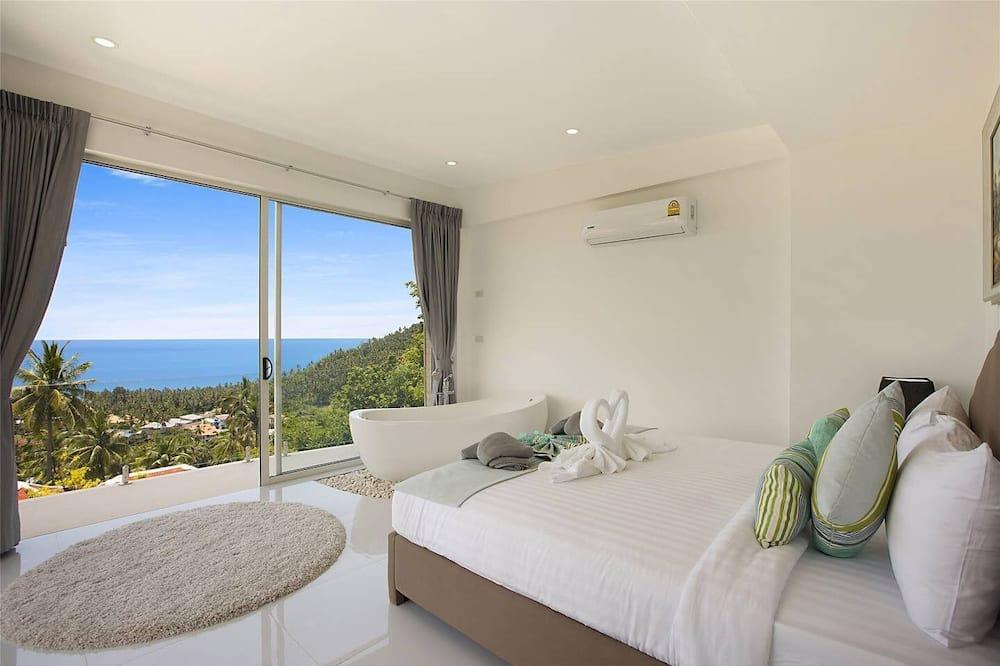 Chaweng City Center Villa | Chaweng noi villa Snow Wave 3-BR with private pool