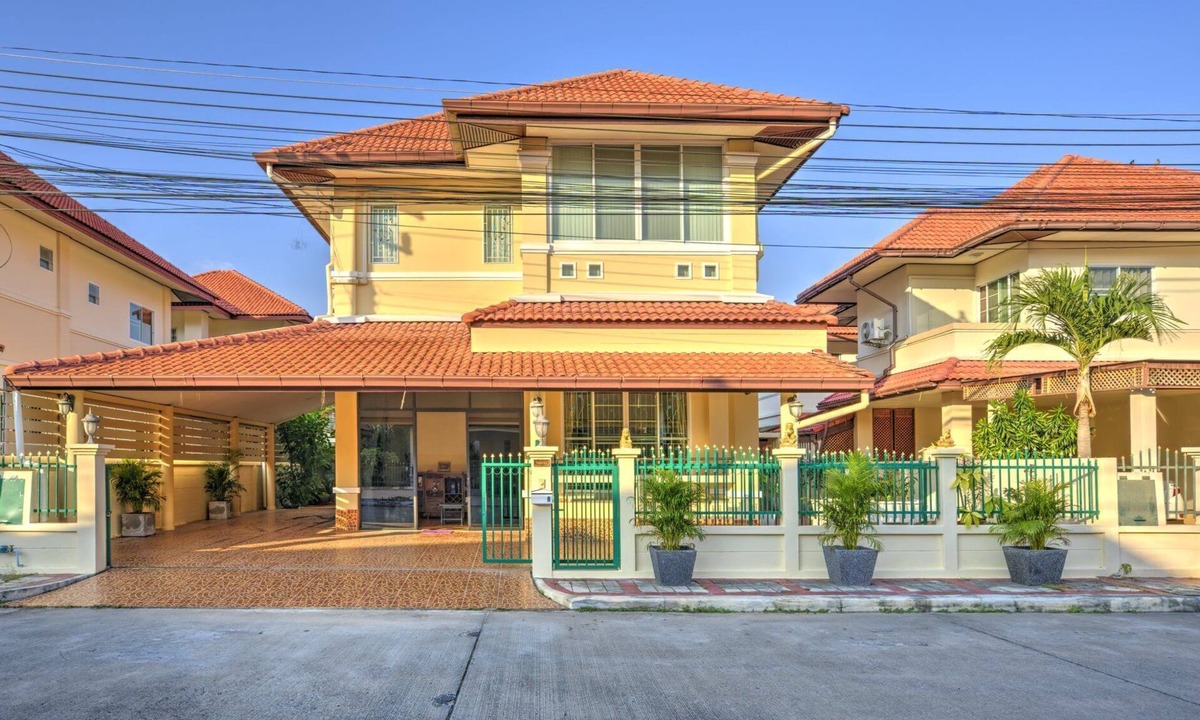 Hang Dong Villa | Comfortable and spacious Villa in quiet, secure up market Housing Estate.