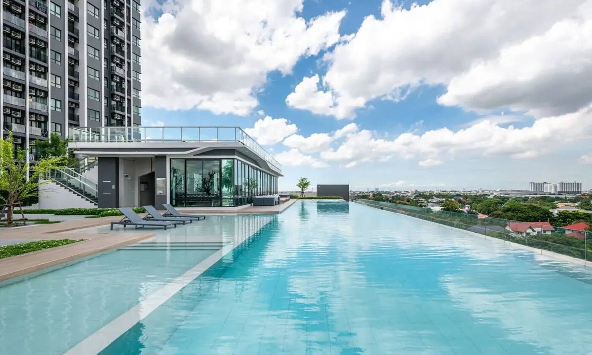Bang Kaeo Condo | Condo with gym, pool, coworking areas, convenience store and shuttle van to BTS