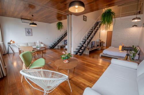 Bangkok Central Business District Apartment | Corner Villa