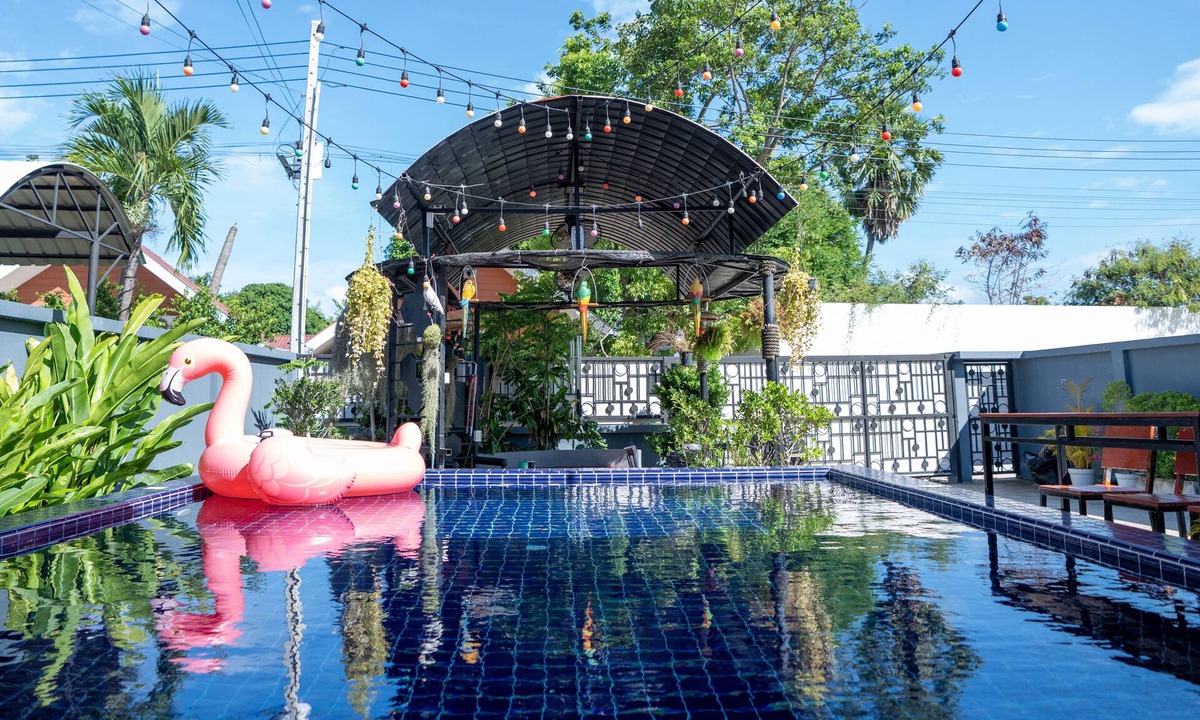 South Pattaya Villa | Cozy 3 BR Villa, KING Beds, Netflix, Karoke, BBQ