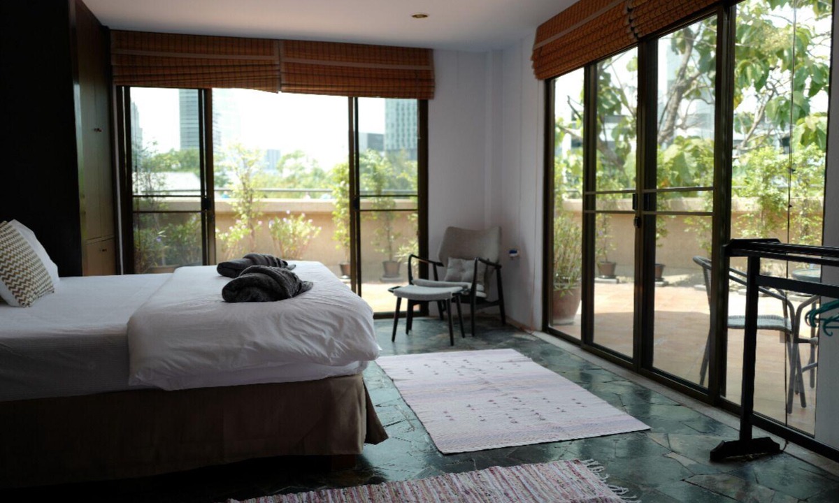 Thung Maha Mek House | Cozy and Spacious 6BR House Central Bangkok