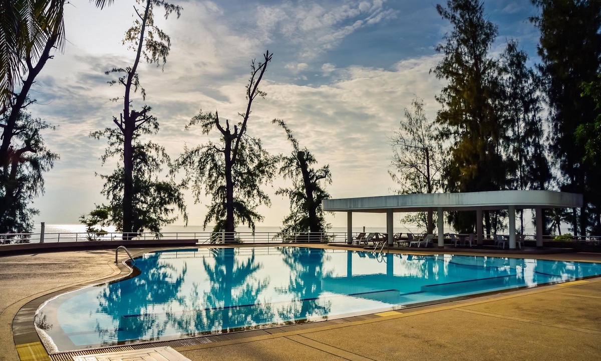 Cha-am Condo | Cozy Beachfront Condo With Jacuzzi On Balcony