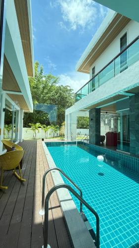 Kao Yai Villa | De Flourishing Hill Pool Villa , Cha Am