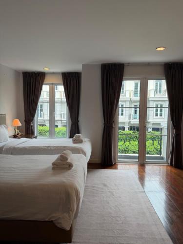Bangkok Central Business District House | Entire 3Bedroom Townhome, shared swimming pool in Sukhumvit, 2942