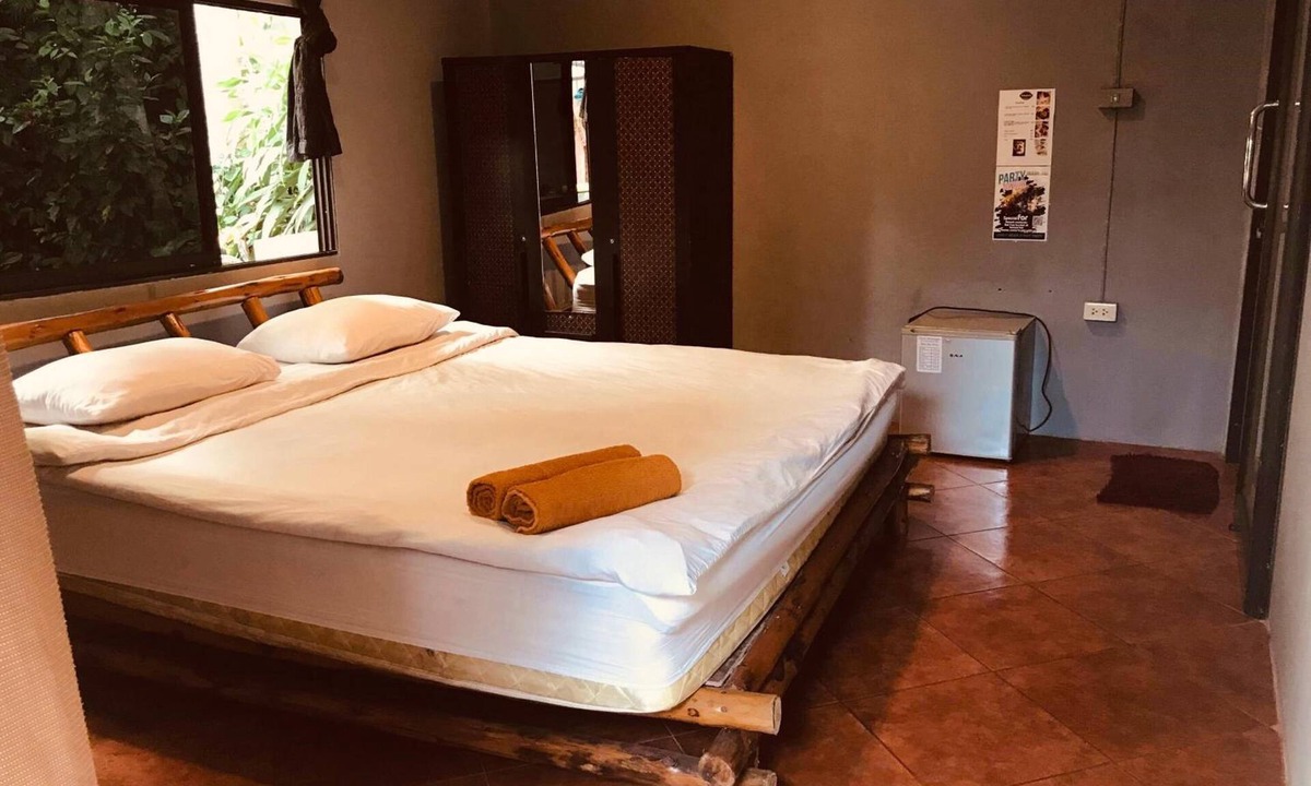 Bai Lan Hotel | Exotic Bungalows