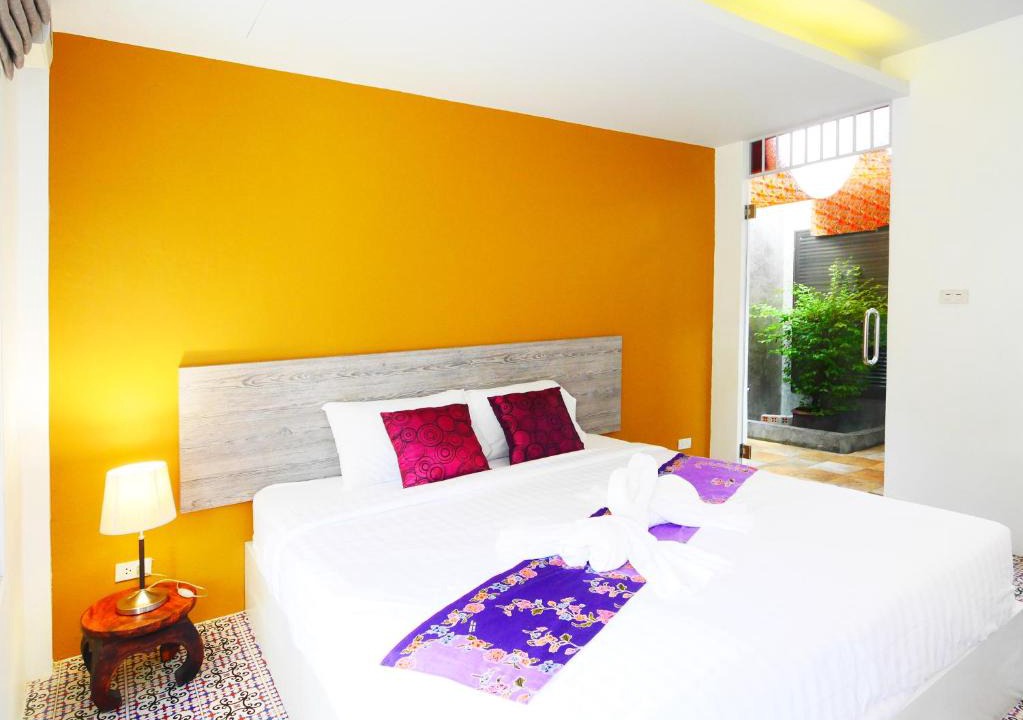 Chalong Resort | Forest Bungalows & Mama's Restaurant