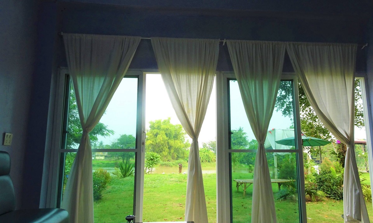 Doem Bang Nang Buat Hotel | Happy Hamlets Resort