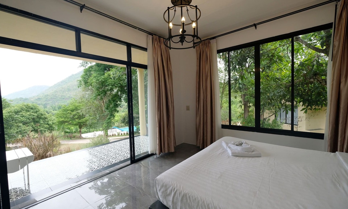 Suan Phueng Hotel | Hi - Scene Resort